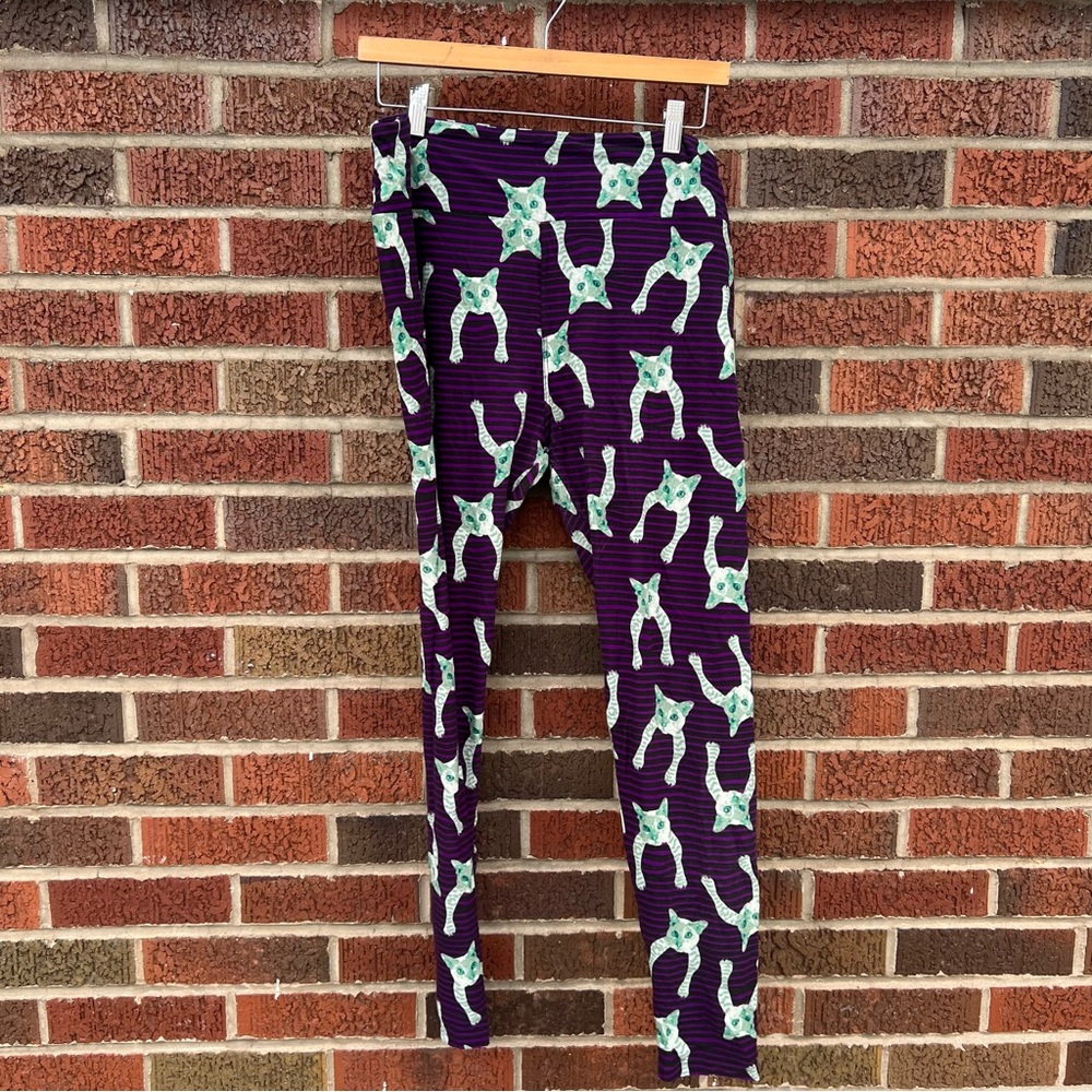 LuLaRoe Cat Pattern Purple Striped Mid Rise Leggings